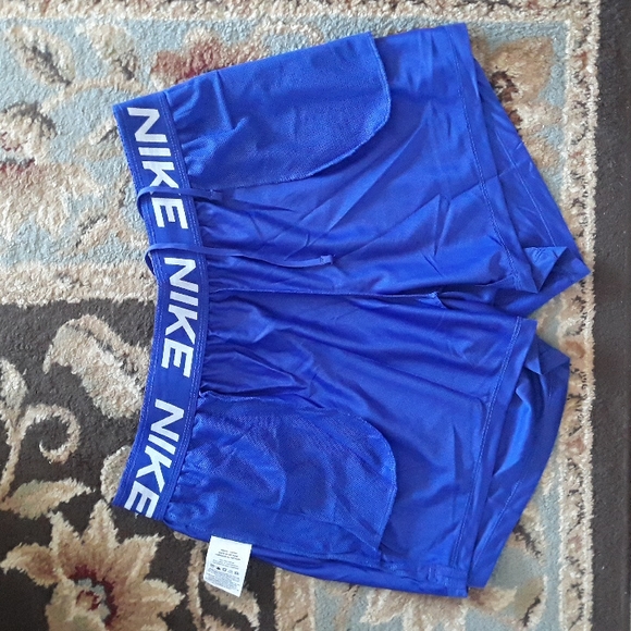 2x*Host Pick*Nike dri-fit ladies shorts - Picture 10 of 16